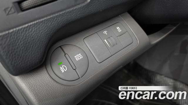 Hyundai Grand Starex Van 3-Seater Smart 2018 — фото 19