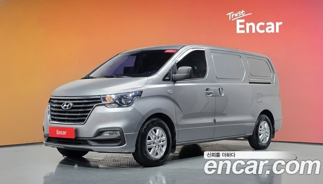 Hyundai Grand Starex Van 3-Seater Smart 2018 — фото 1