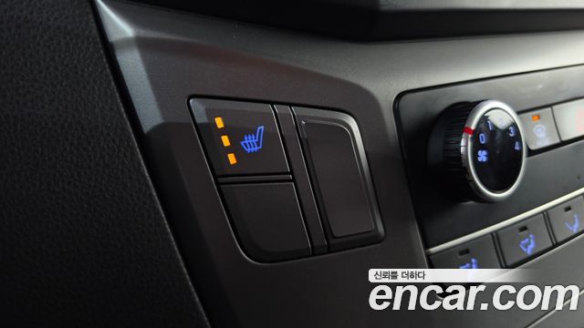 Hyundai Grand Starex Van 3-Seater Smart 2018 — фото 27