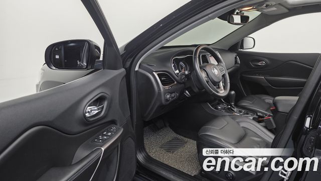 Jeep Cherokee (KL) 2.4 Longitude High AWD 2019 — фото 10