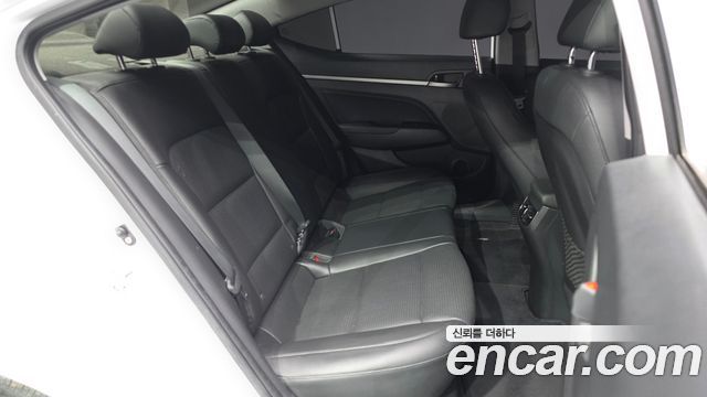 Hyundai Avante (AD) 1.6 GDI Smart 2017 — фото 16