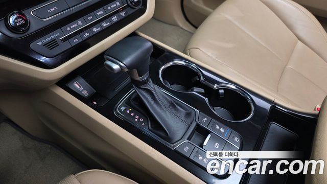 Kia Carnival Gasoline 9-Seater Noblesse Special 2019 — фото 9