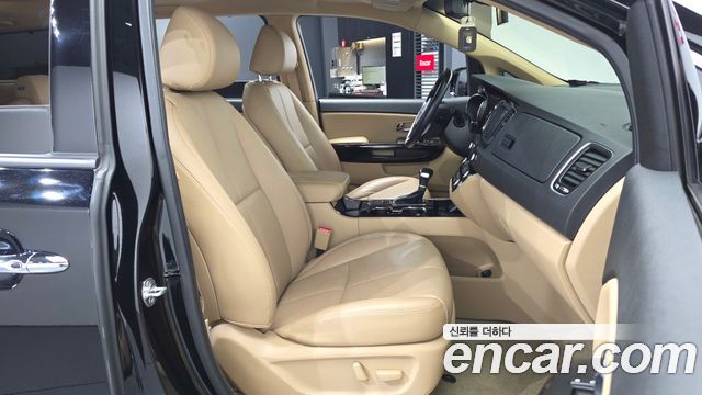 Kia Carnival Gasoline 9-Seater Noblesse Special 2019 — фото 12