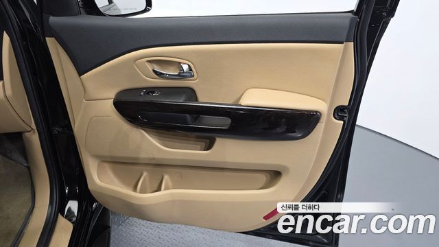 Kia Carnival Gasoline 9-Seater Noblesse Special 2019 — фото 24
