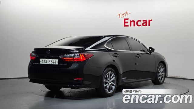 Lexus ES300h Supreme+ XV60 2018 — фото 2