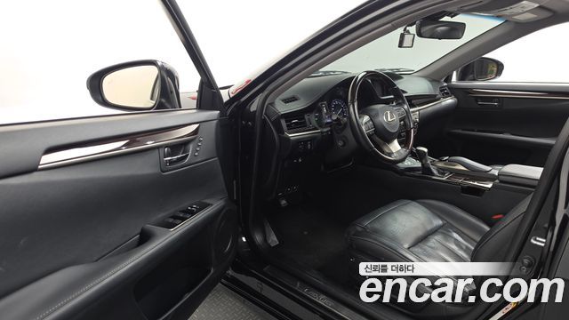 Lexus ES300h Supreme+ XV60 2018 — фото 10
