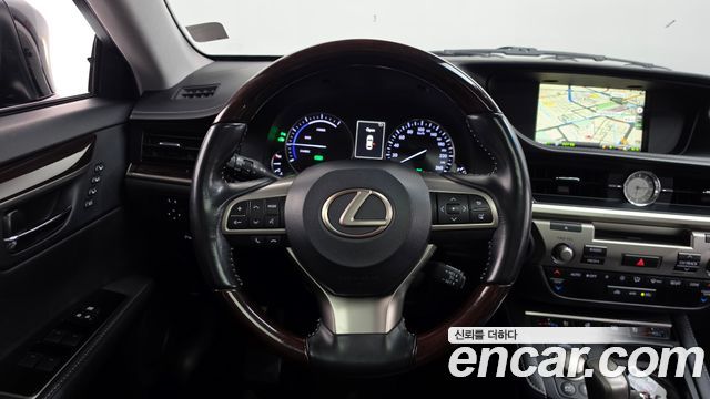 Lexus ES300h Supreme+ XV60 2018 — фото 12