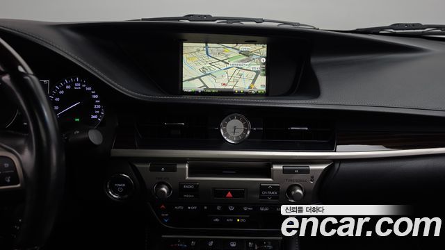 Lexus ES300h Supreme+ XV60 2018 — фото 13