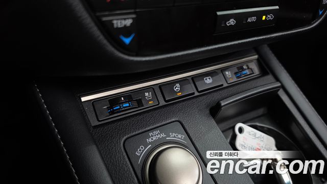 Lexus ES300h Supreme+ XV60 2018 — фото 27