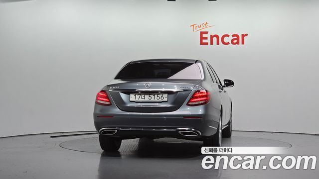 Mercedes-Benz E-Class (W213) E300 4MATIC Exclusive 2018 — фото 4