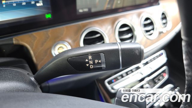 Mercedes-Benz E-Class (W213) E300 4MATIC Exclusive 2018 — фото 9