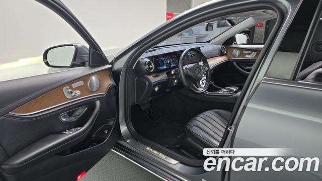 Mercedes-Benz E-Class (W213) E300 4MATIC Exclusive 2018 — фото 10