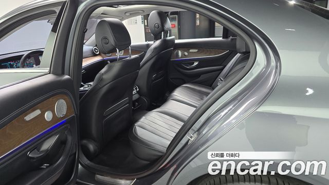 Mercedes-Benz E-Class (W213) E300 4MATIC Exclusive 2018 — фото 11