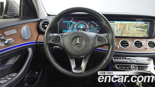 Mercedes-Benz E-Class (W213) E300 4MATIC Exclusive 2018 — фото 13