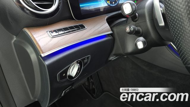 Mercedes-Benz E-Class (W213) E300 4MATIC Exclusive 2018 — фото 19