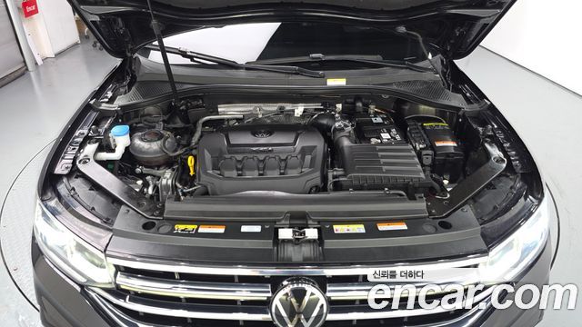 Volkswagen Tiguan Allspace 2.0 TSI Prestige 2024 — фото 6