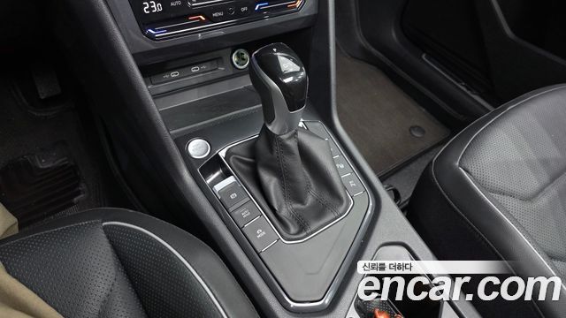 Volkswagen Tiguan Allspace 2.0 TSI Prestige 2024 — фото 9