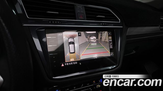 Volkswagen Tiguan Allspace 2.0 TSI Prestige 2024 — фото 14