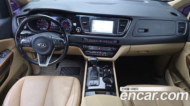 Kia Carnival 9-seater Hi-Limousine Noblesse 2017 — фото 7