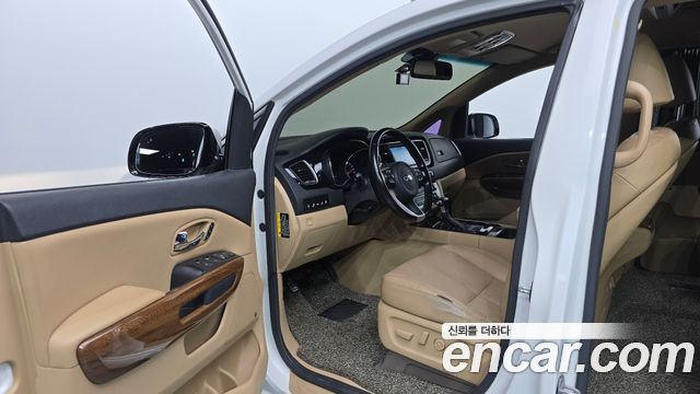 Kia Carnival 9-seater Hi-Limousine Noblesse 2017 — фото 10