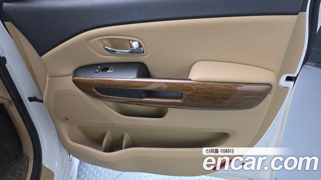 Kia Carnival 9-seater Hi-Limousine Noblesse 2017 — фото 25