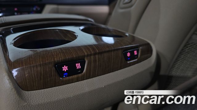 Kia Carnival 9-seater Hi-Limousine Noblesse 2017 — фото 27
