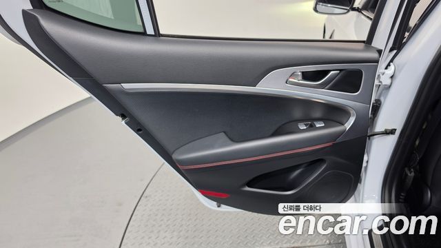 Genesis G70 2.0T Sport Package 2018 — фото 25