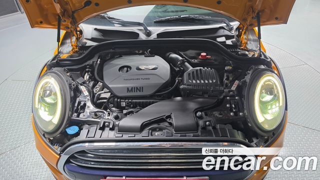MINI Cooper 5Door HIGH 3rd 2016 — фото 6