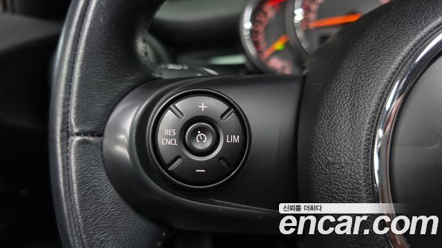 MINI Cooper 5Door HIGH 3rd 2016 — фото 18