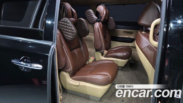 Kia Carnival 9-Seater Noblesse Special 2018 — фото 12