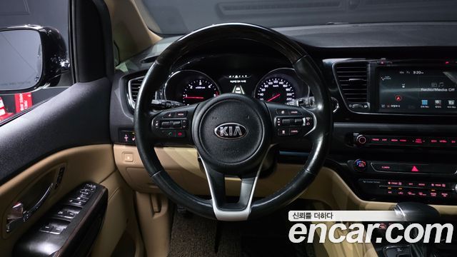 Kia Carnival 9-Seater Noblesse Special 2018 — фото 13