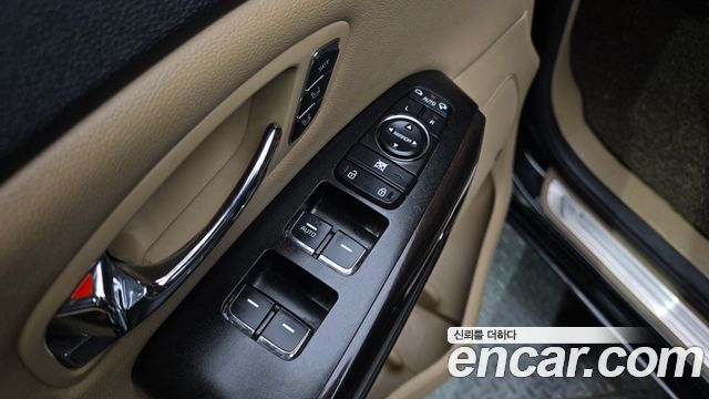 Kia Carnival 9-Seater Noblesse Special 2018 — фото 35