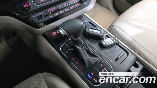 Kia Carnival 9-seater Luxury 2017 — фото 9