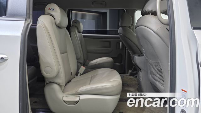Kia Carnival 9-seater Luxury 2017 — фото 11