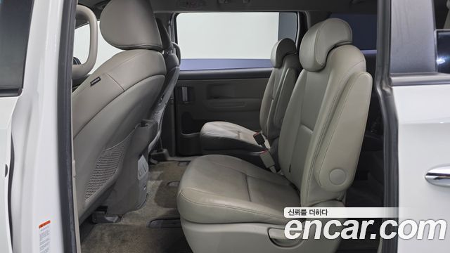 Kia Carnival 9-seater Luxury 2017 — фото 12