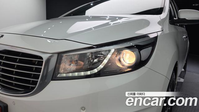 Kia Carnival 9-seater Luxury 2017 — фото 22