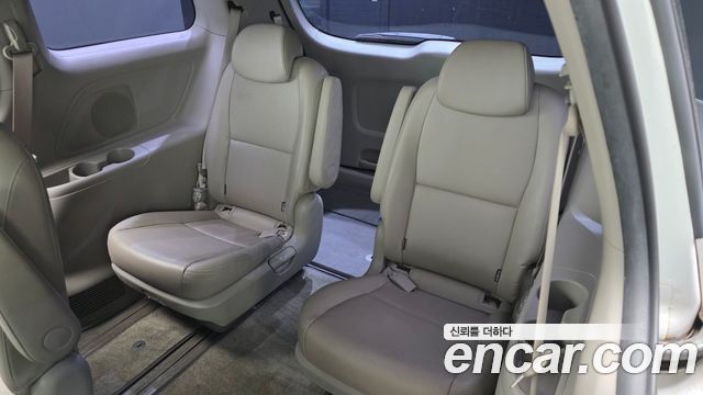 Kia Carnival 9-seater Luxury 2017 — фото 29