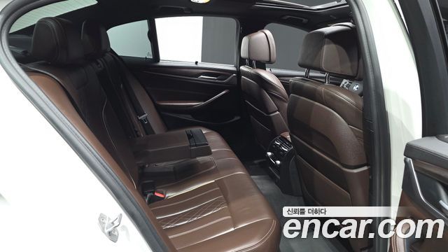 BMW 5 Series (G30) 530i xDrive M Sport Package Plus 2018 — фото 11