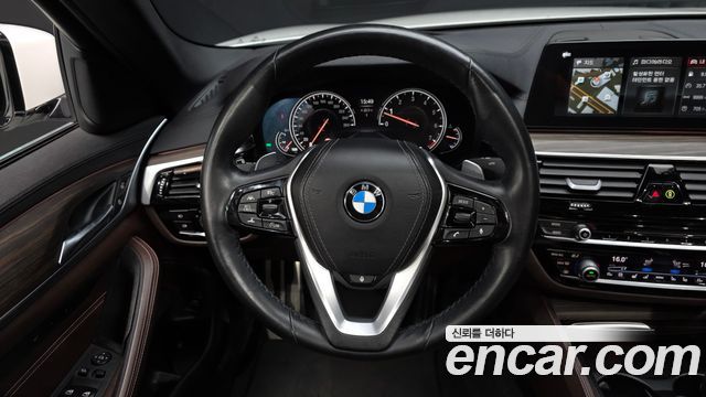 BMW 5 Series (G30) 530i xDrive M Sport Package Plus 2018 — фото 13