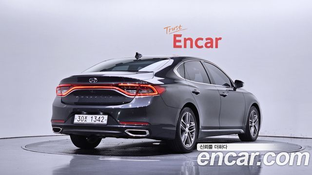 Hyundai Grandeur (IG) 2.2 Diesel Premium 2017 — фото 2