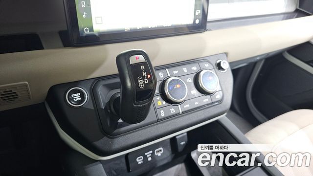 Land Rover Defender (L663) 110 D240 SE 2020 — фото 9