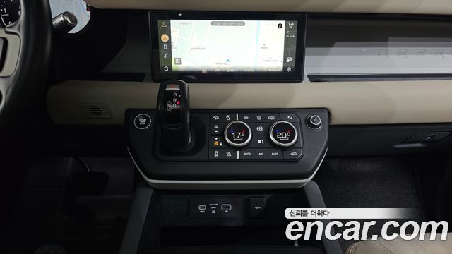 Land Rover Defender (L663) 110 D240 SE 2020 — фото 16