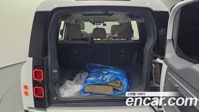 Land Rover Defender (L663) 110 D240 SE 2020 — фото 22