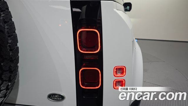 Land Rover Defender (L663) 110 D240 SE 2020 — фото 29