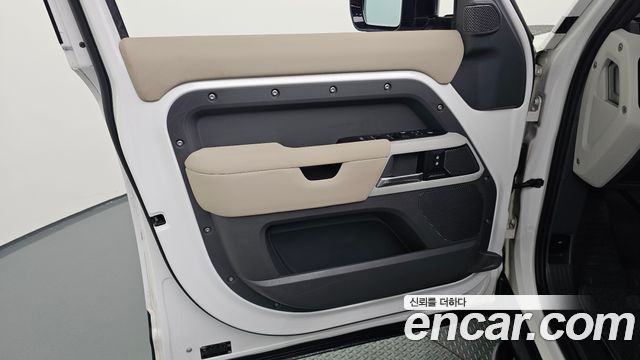 Land Rover Defender (L663) 110 D240 SE 2020 — фото 30