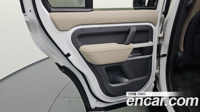 Land Rover Defender (L663) 110 D240 SE 2020 — фото 31