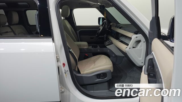 Land Rover Defender (L663) 110 D240 SE 2020 — фото 32