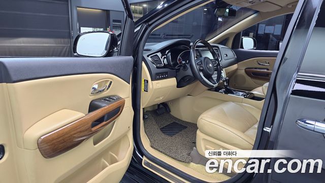 Kia Carnival Gasoline 9-seater Hi-Limousine Noblesse 2018 — фото 10
