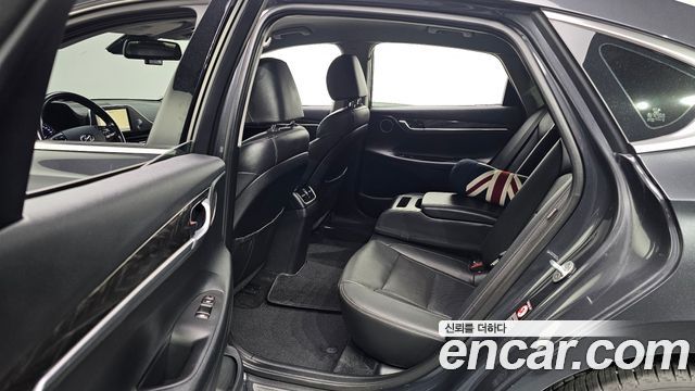 Hyundai Grandeur (IG) 2.4 Premium 2019 — фото 11