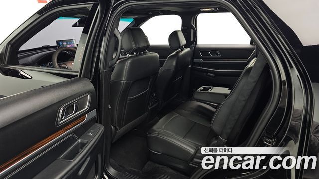 Ford Explorer 2.3 Limited 4WD 5th 2017 — фото 16